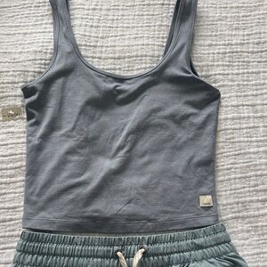 Vuori blue grey Tank Top. Size small